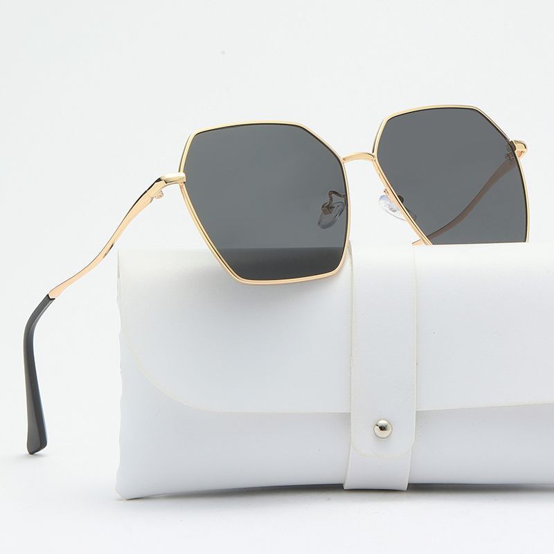 Outdoor Driving Square Plastic Eyewear Men Fashion Accessories Sun Glasses 1pc