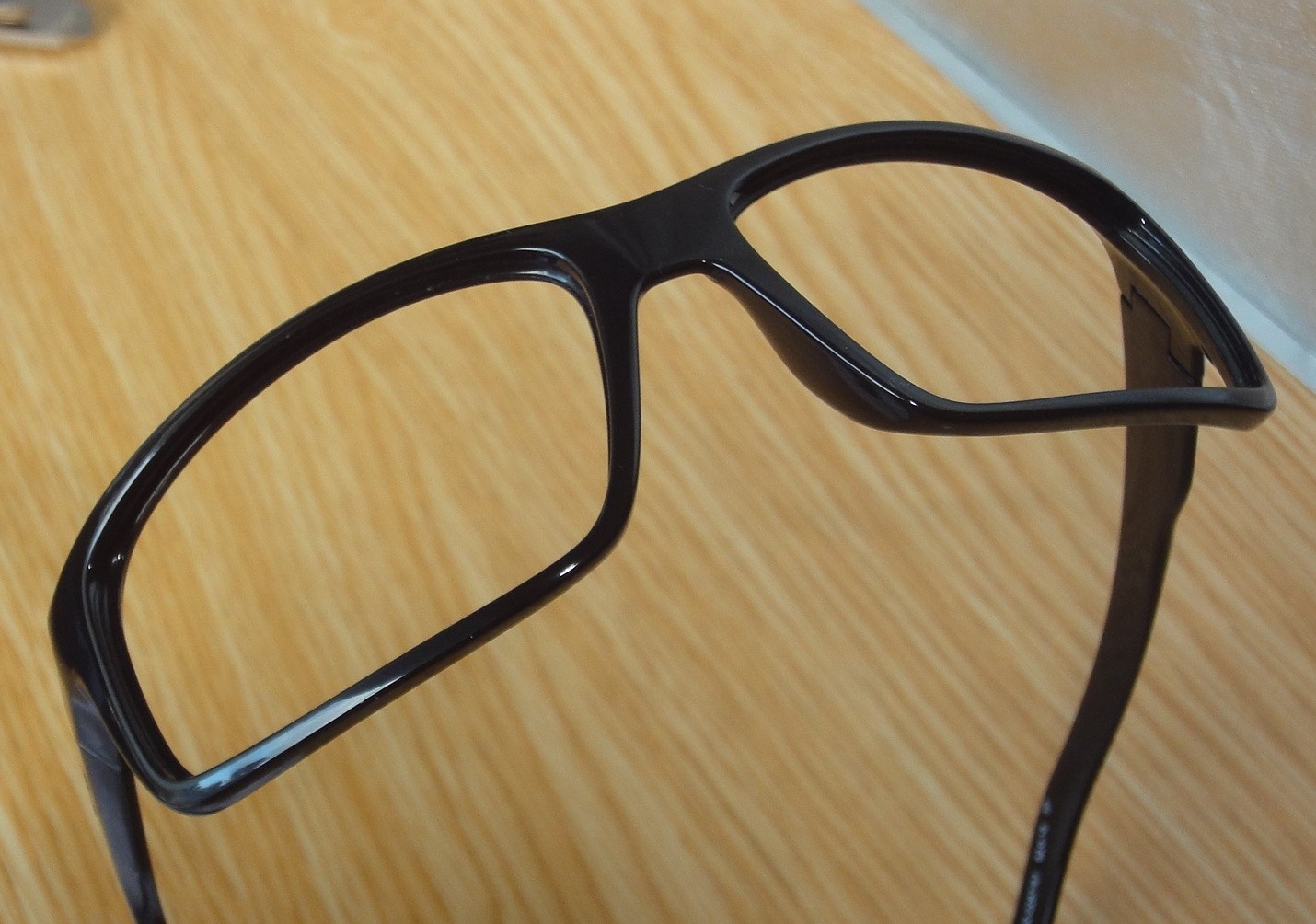 Arnette Fastball 4202-2267/81 Black mint frame/62mm-16 Polarized(Defective Lens)