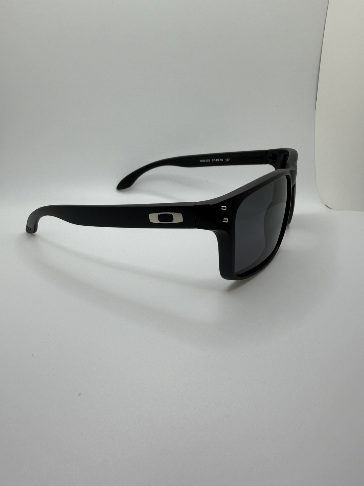 NEW Oakley Holbrook OO9102 Sunglasses Matte Black Frame – Black Prizm Lens