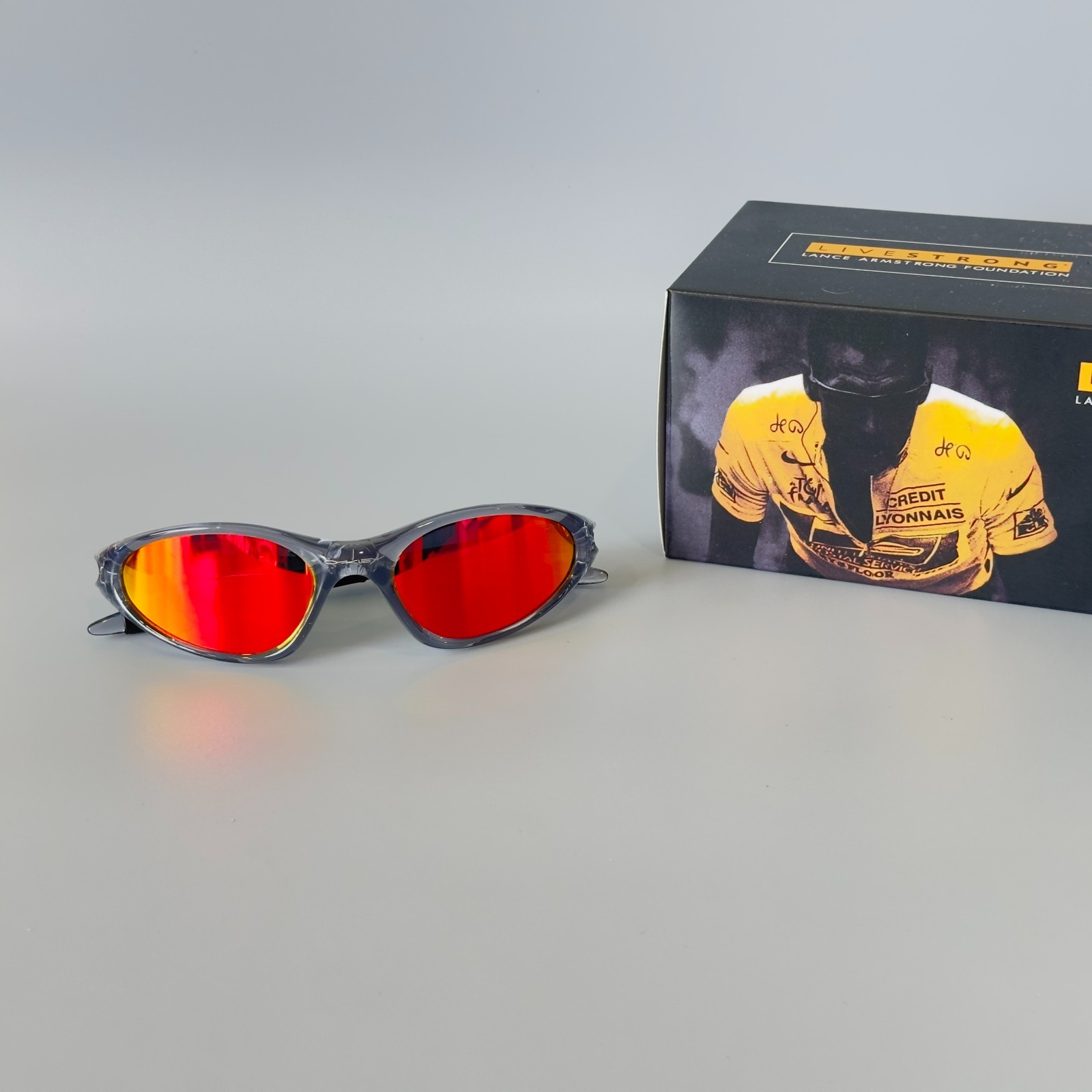 Oakley Minute 1.0 Crystal Gray Fire Iridium Vintage Sunglasses USA w/ Box