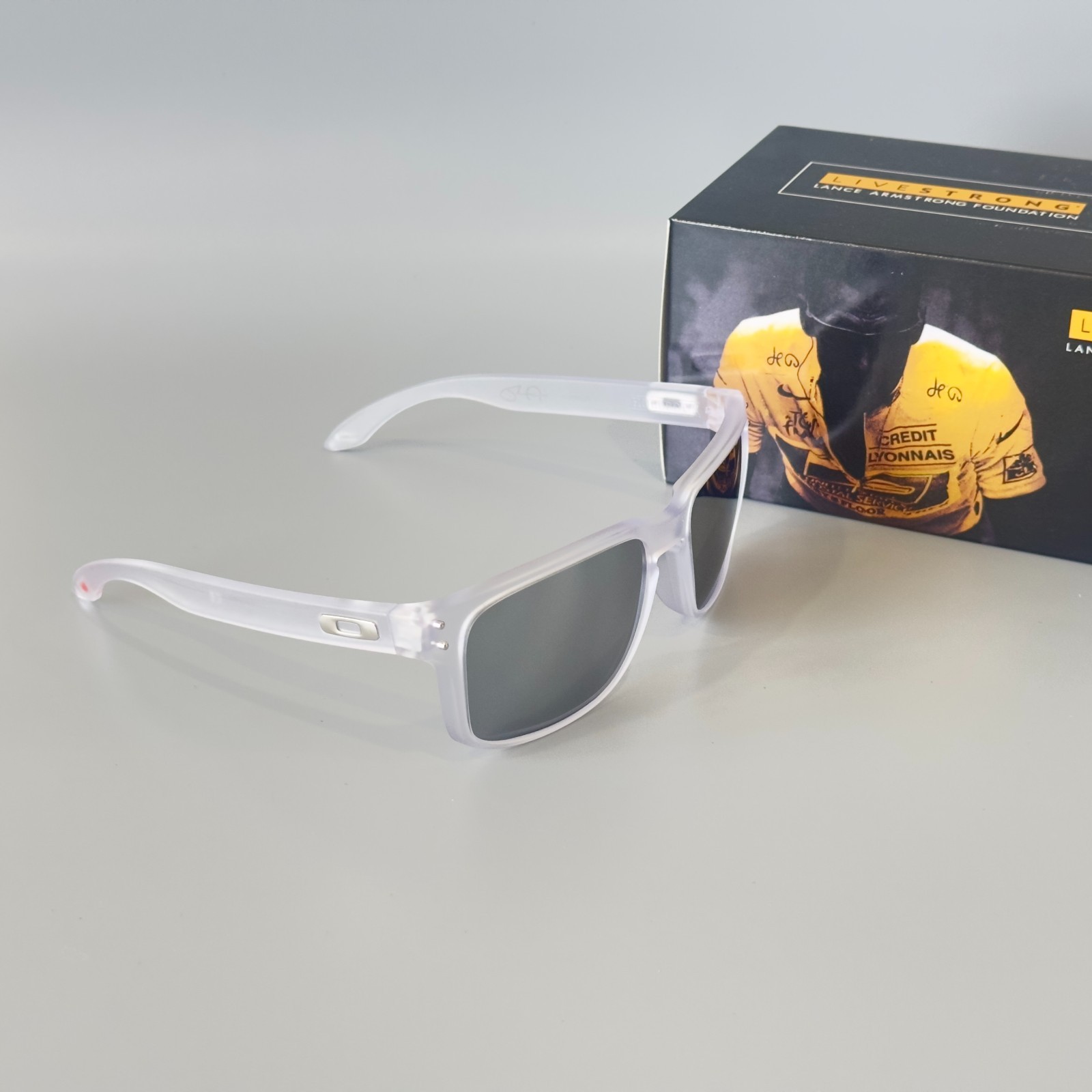 Oakley Holbrook OO9102 signature edition Sunglasses frosted frame silver lens