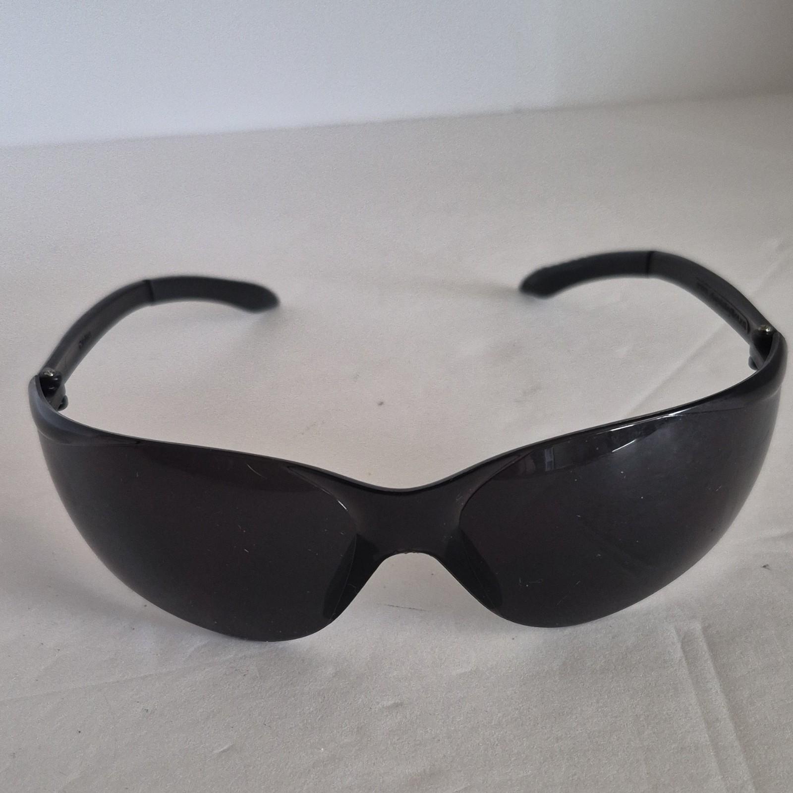 Lightweight Black Wrap Style Men’s Sunglasses Plastic Frame Plastic Lens