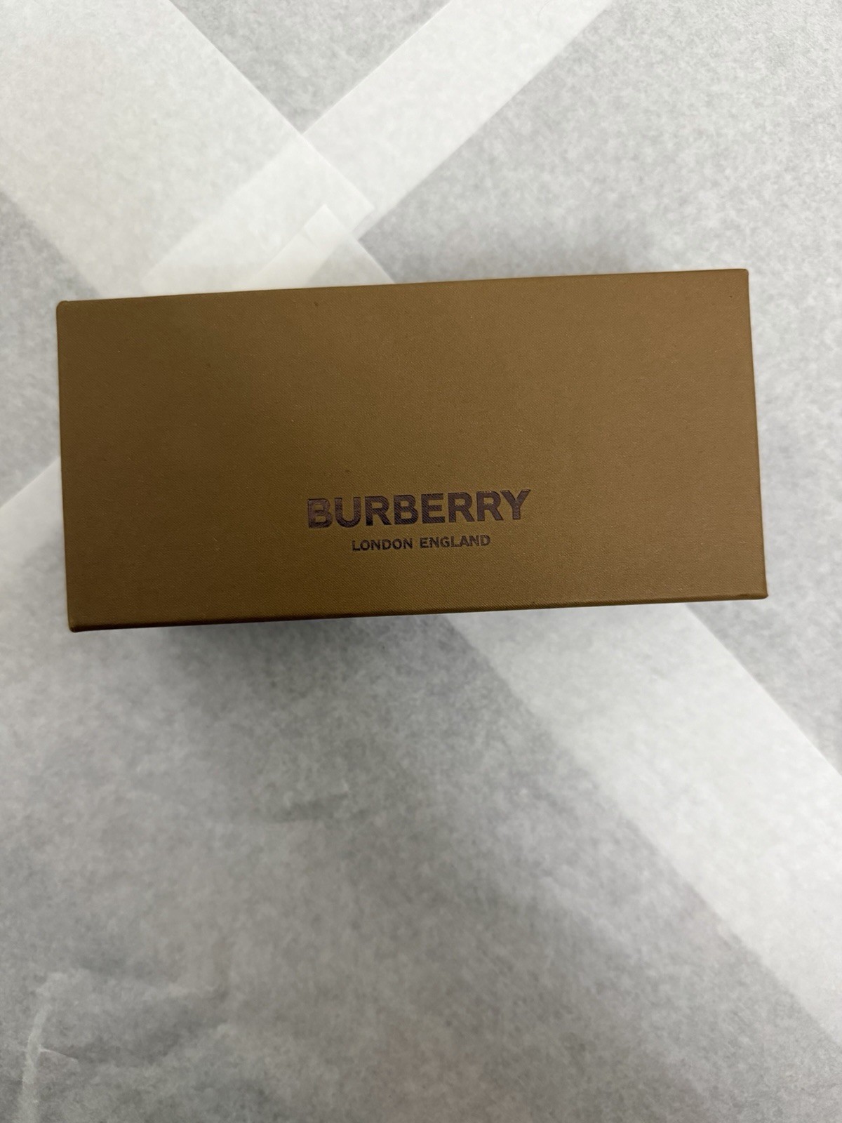 Burberry Men’s Aviator Sunglasses Gold Metal Frame Gray Gradient Lenses