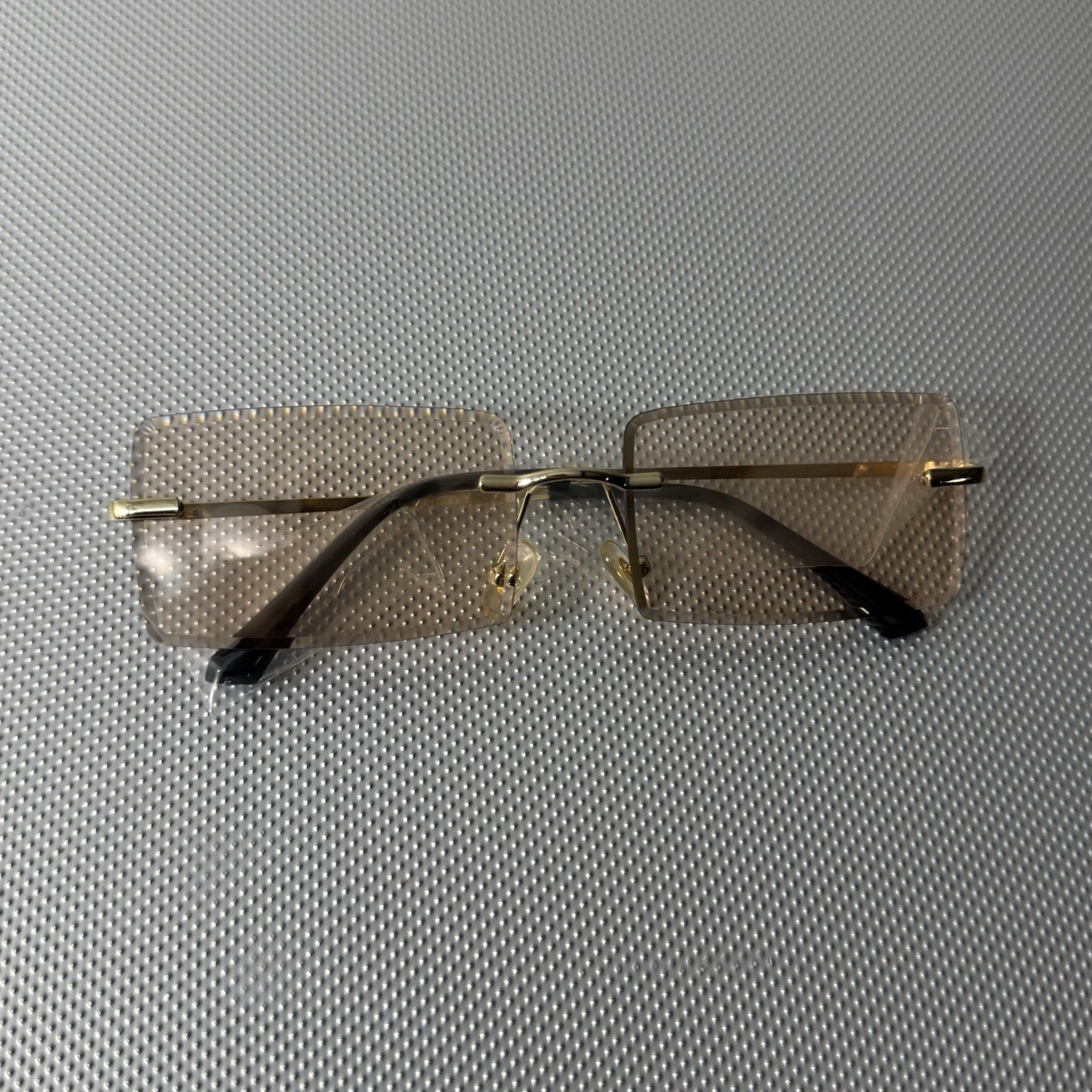 Men’s Rimless Rectangle Sunglasses Gold Metal Frame Clear Tinted B1