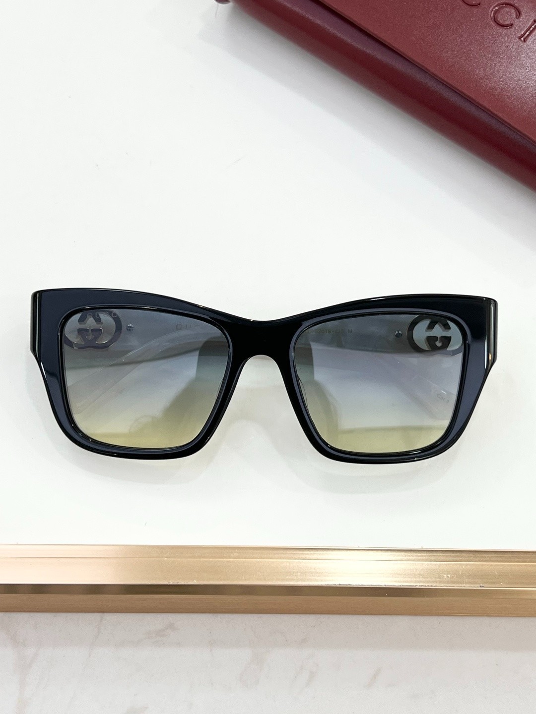 Sunlasses Unisex GUCCI MOD：GG2124O Size：52口18-135
