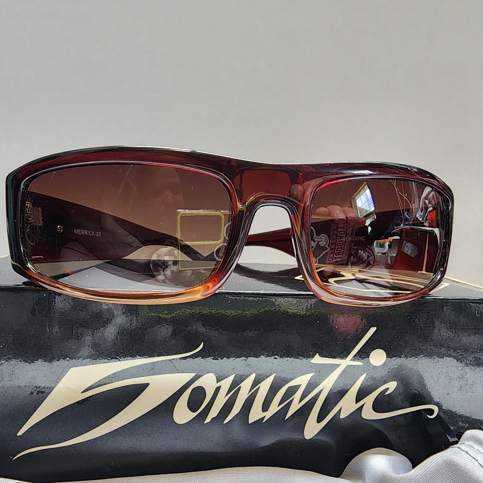 SOMATIC Cola Fade Sunglasses Shade Non-Polarized Polycrb Lens Unisex Rectangular