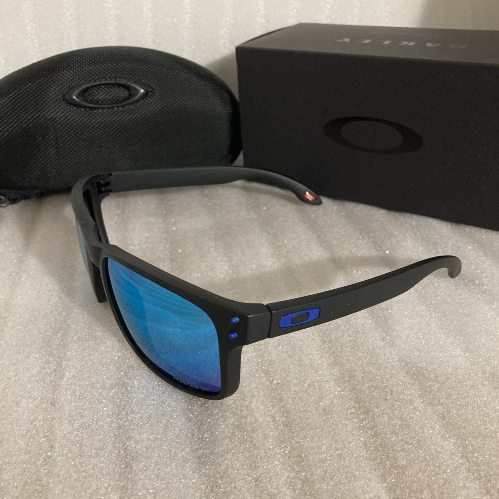 Oakley Holbrook XL Polarized Blue Lenses Square Sunglasses New With Case