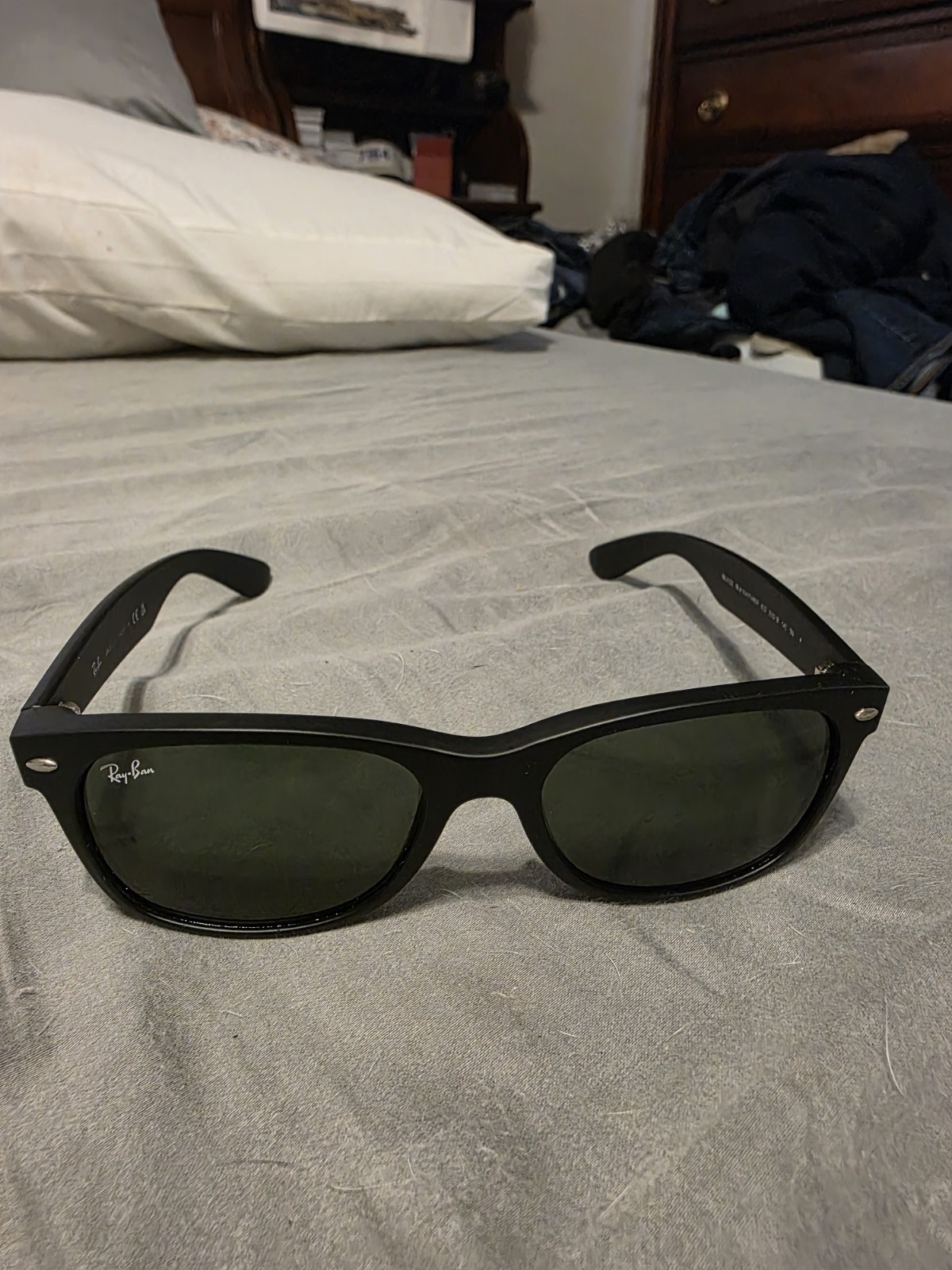 Ray-Ban RB2132 New Wayfarer Black Plastic Frame Green Tinted Glass 58-18