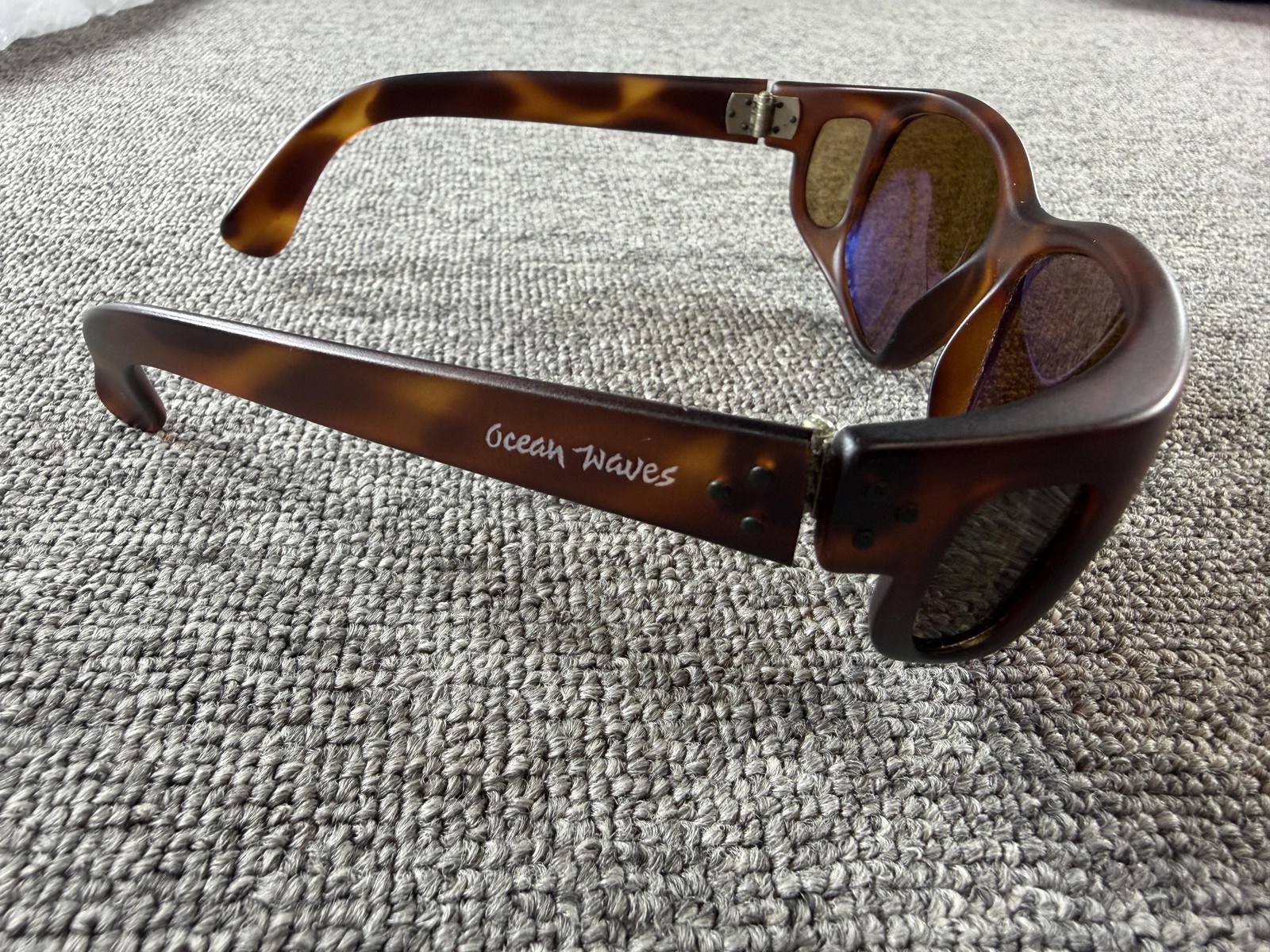 Ocean Waves Sunglasses Mens One Size Brown Tortoise Wrap Blue Mirrored Nassau