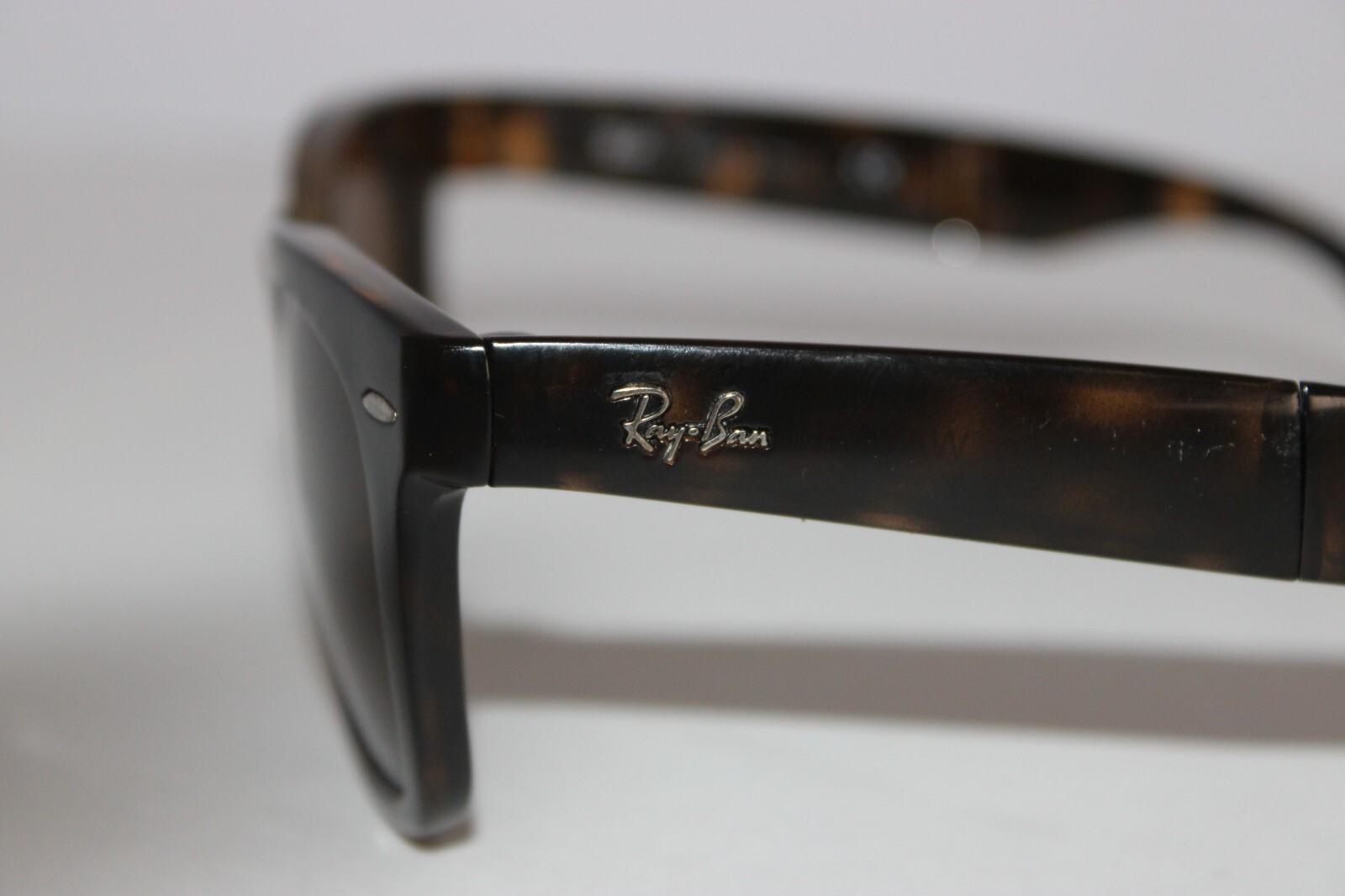 Ray-Ban RB2132 Unisex Adults Sunglasses