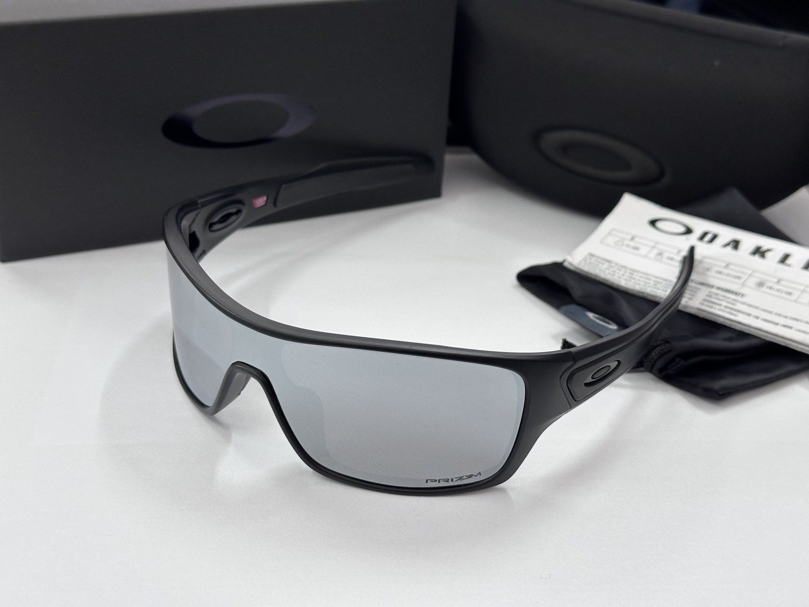 New Oakley Turbine Rotor OO9307 Men’s Sunglass Black Frames/Silver PRIZM Lenses