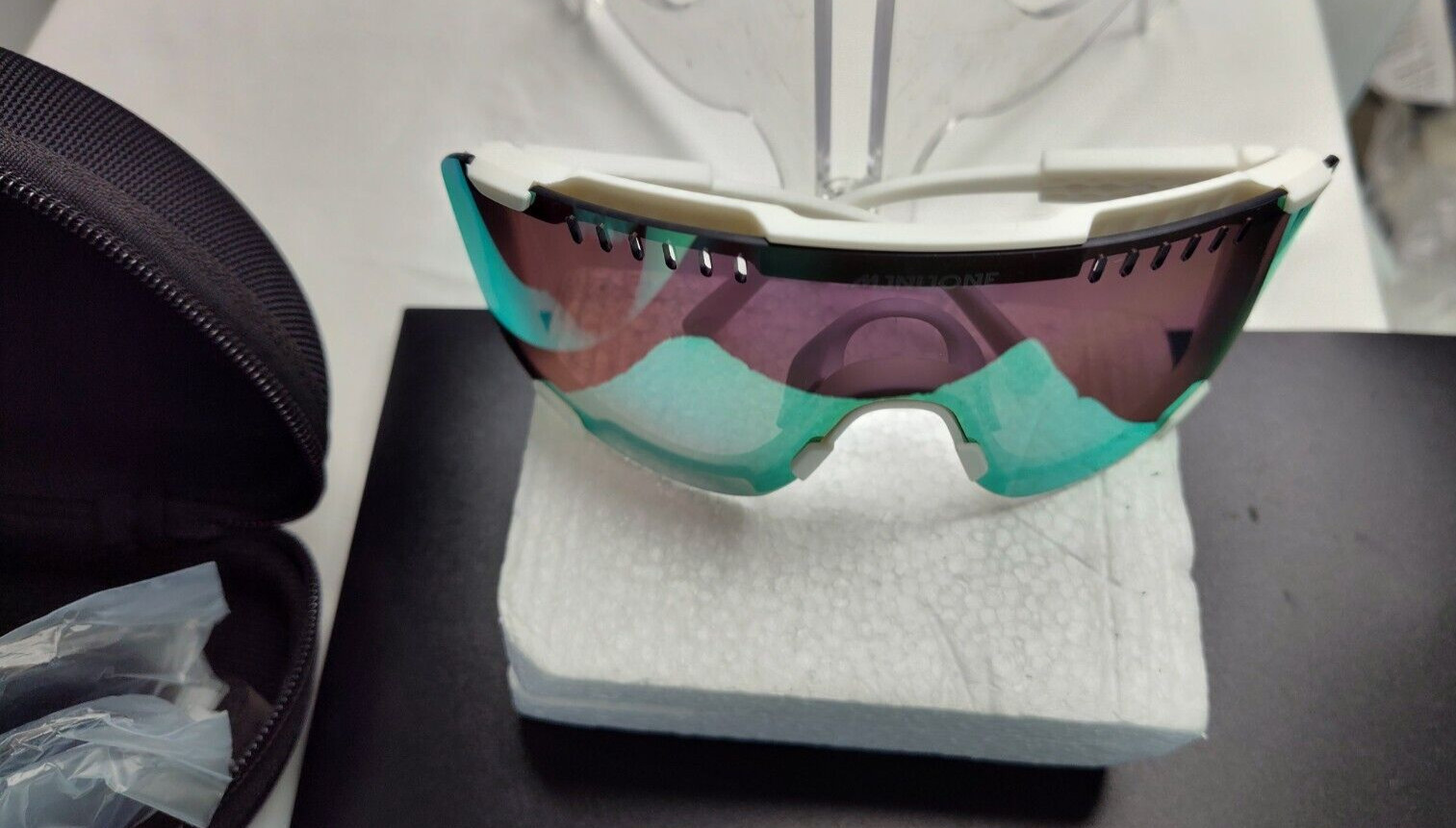 Mjnuone Sports Cycling Goggles Mens Driving Mirrored Sunglasses w 3 New lens