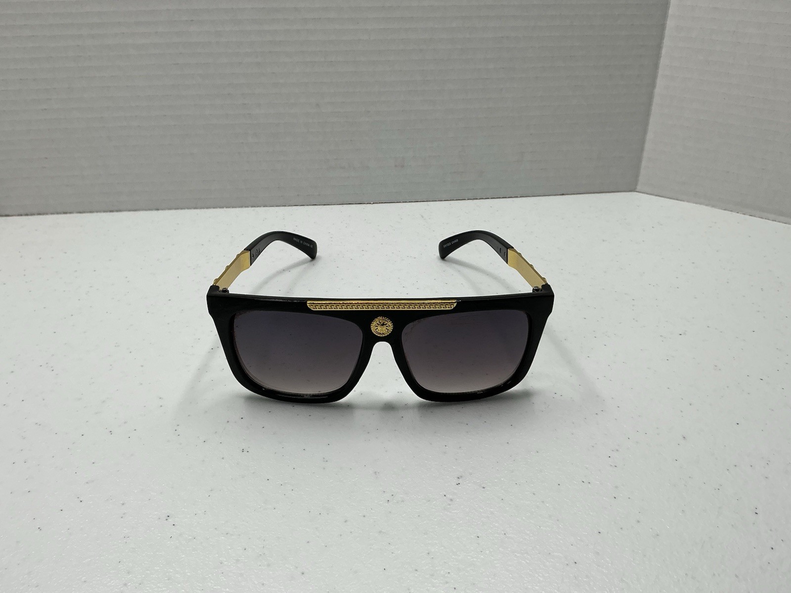 Men’s Classy Elegant Retro Hip Hop Rapper Style SUN GLASSES Black & Gold Frame