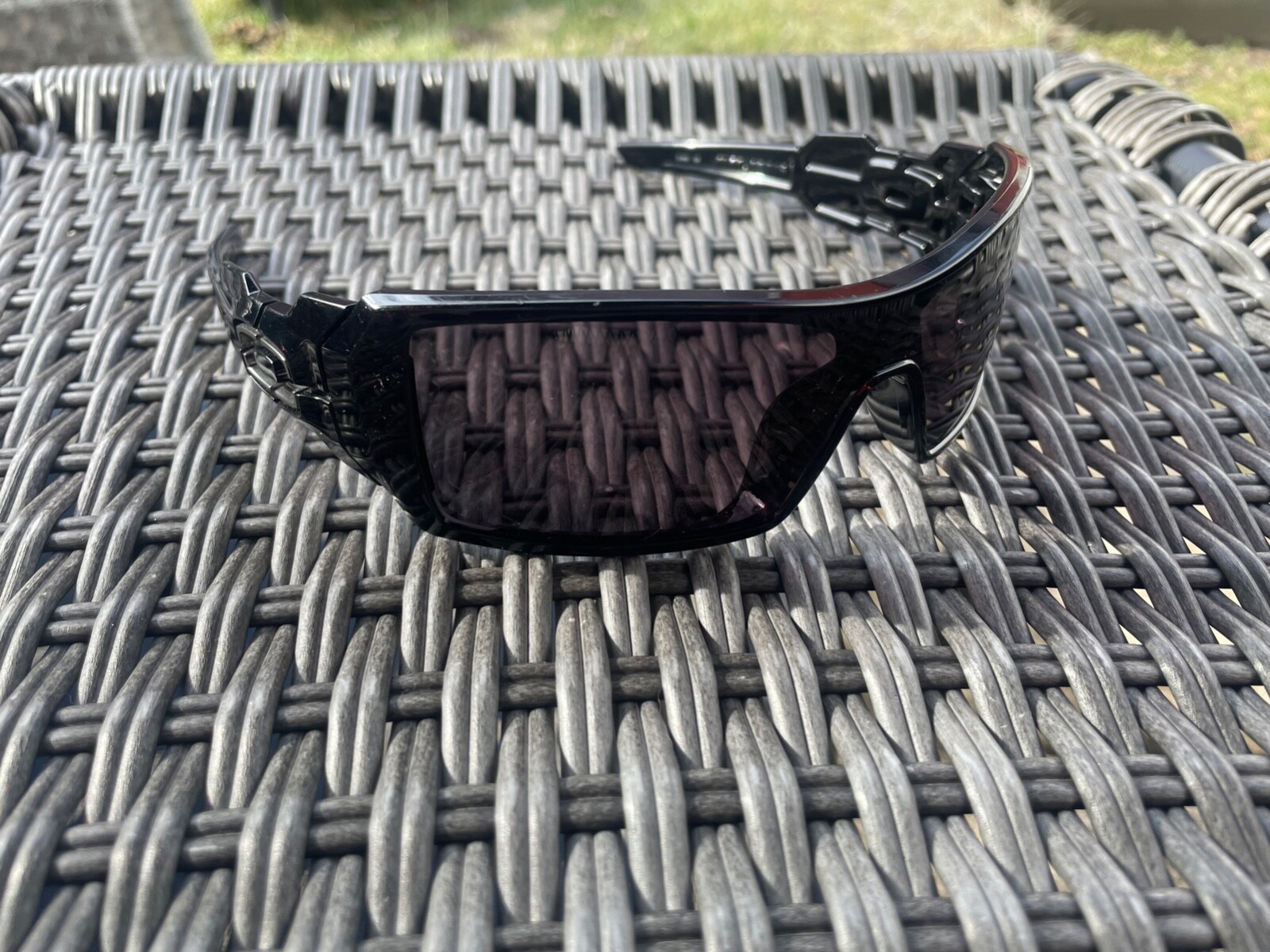 Used Oakley Oil Rig II 03-460 – Polished Black Frame – Warm Grey Lenses