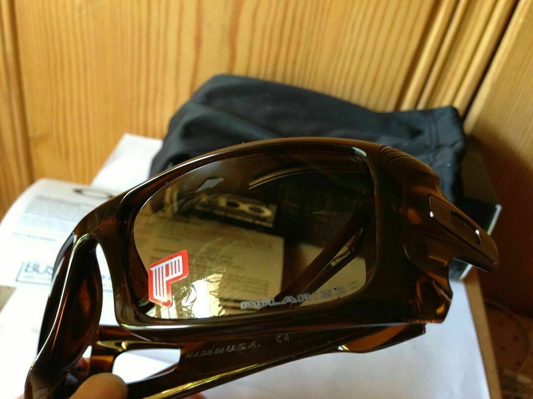 NEW Oakley – Crankcase – Sunglasses, Rootbeer / Bronze Polarized, OO9165-07