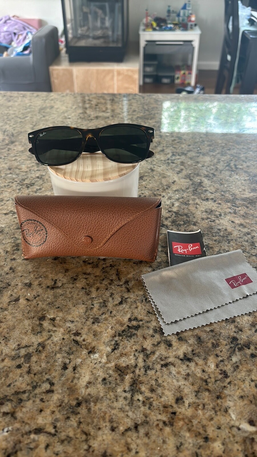 Ray-Ban RB2132 Unisex Adults Sunglasses