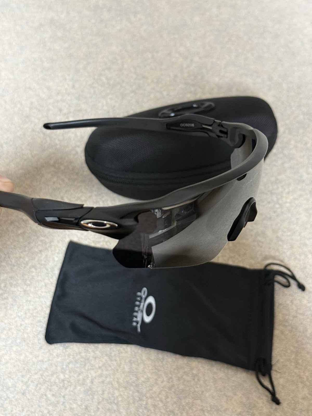 OO9208 Oakley Radar Ev Path Men’s Sunglasses Black Frame Black Prizm Lense