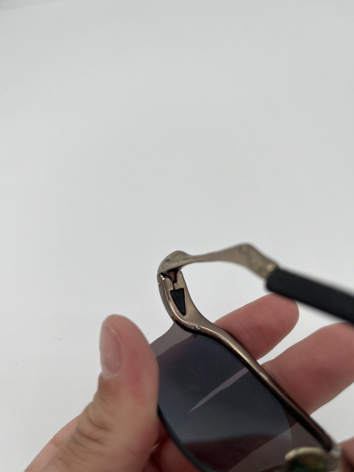 VINTAGE Oakley Romeo 2 Polish Titanium x-Metal FAIR CONDITION