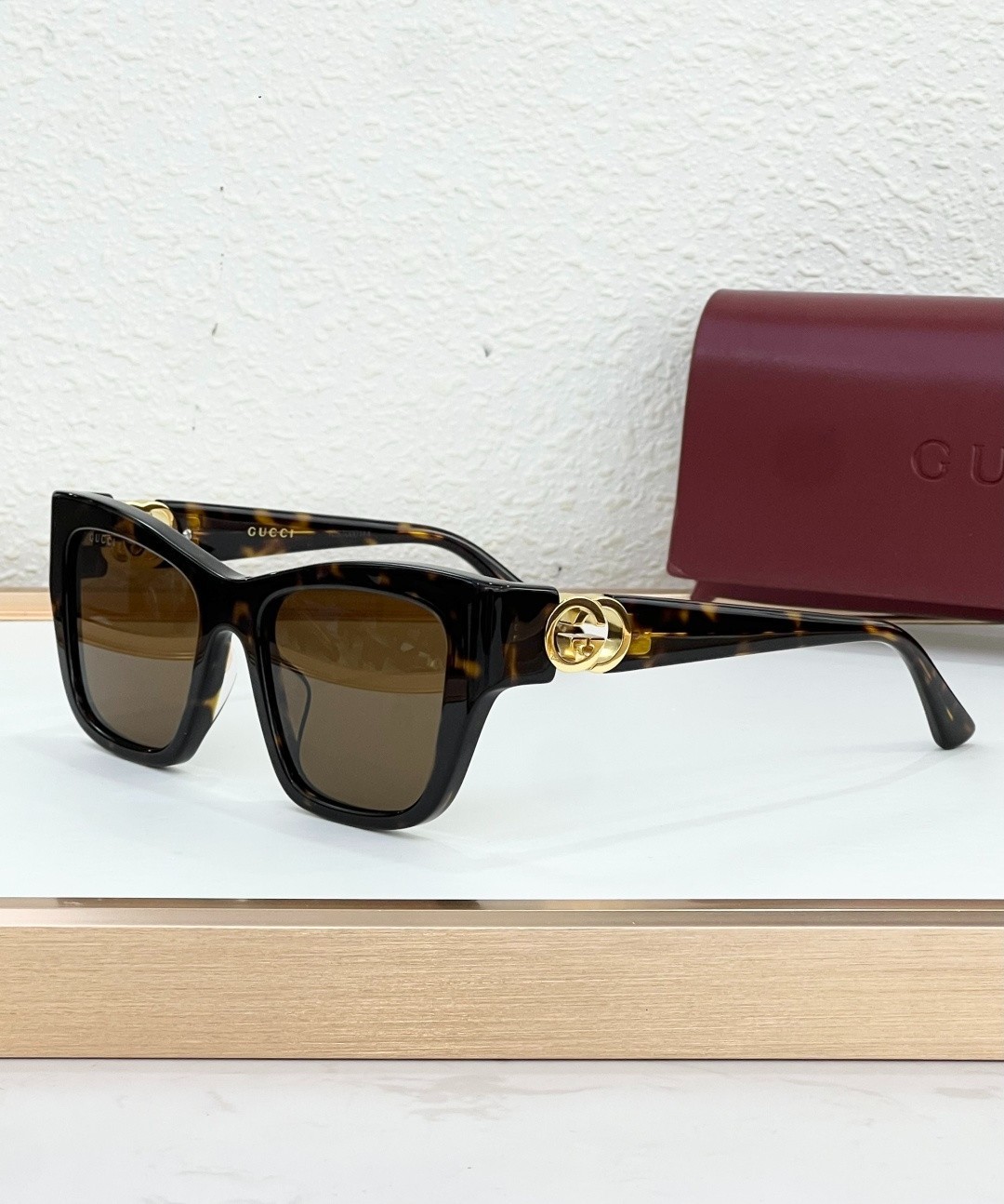 Sunlasses Unisex GUCCI MOD：GG2124O Size：52口18-135