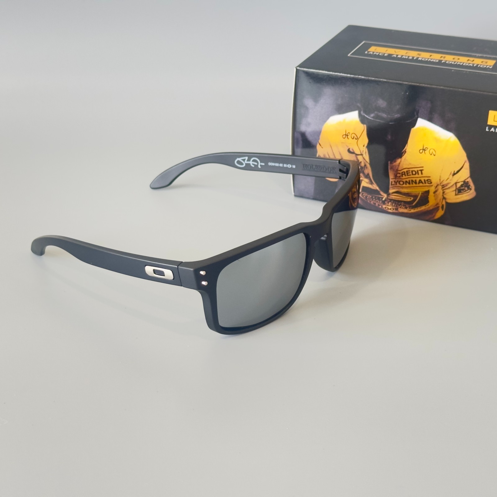 Oakley Holbrook OO9102 signature edition Sunglasses frosted black/silver lens