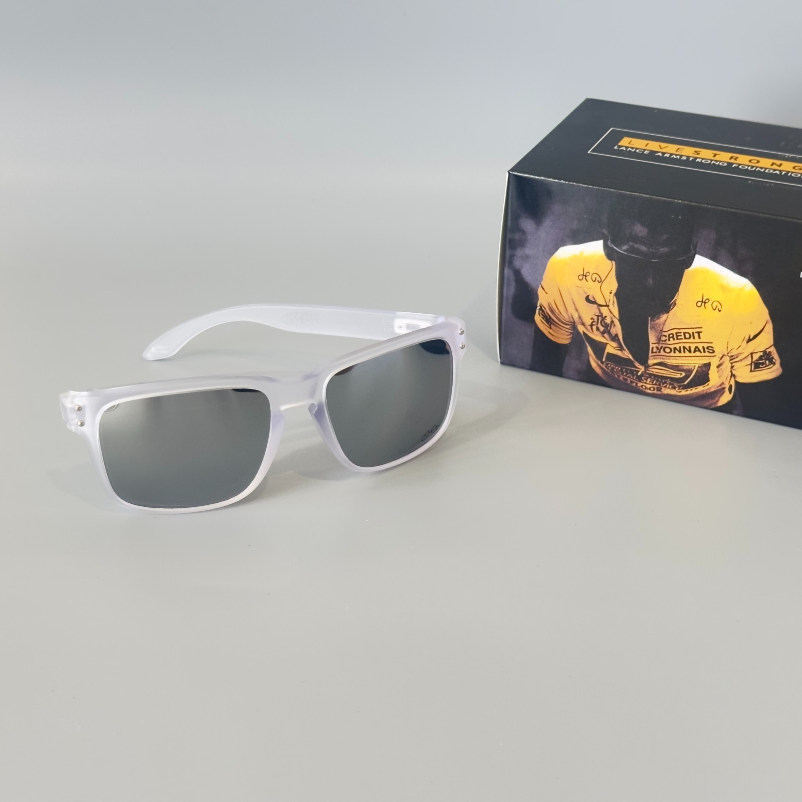 Oakley Holbrook OO9102 signature edition Sunglasses frosted frame silver lens