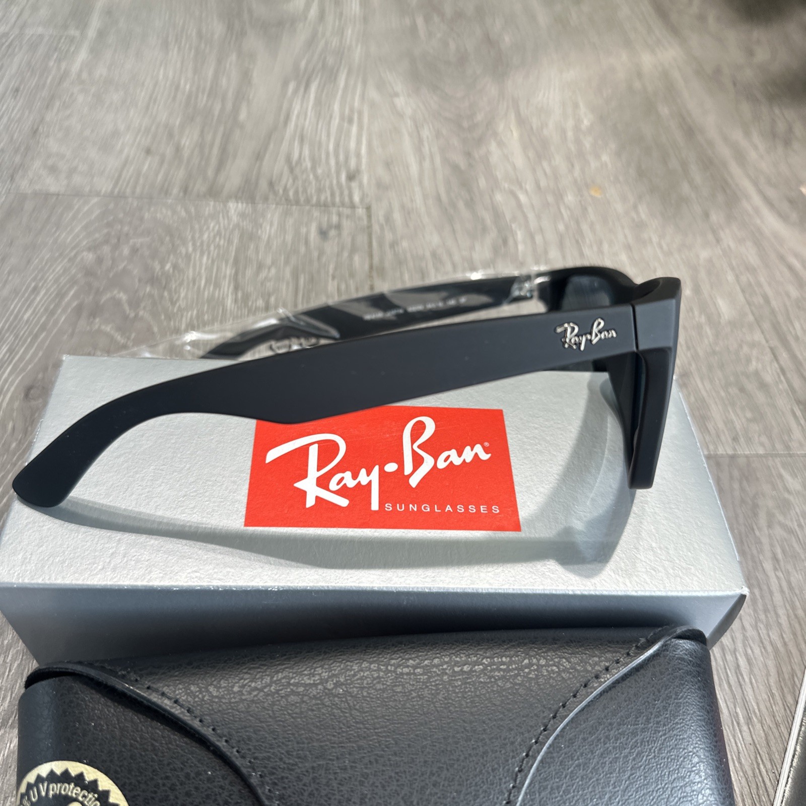 Ray-Ban Justin Matte Black Frame With Dark Blue Polarized Lenses RB4165 622/54