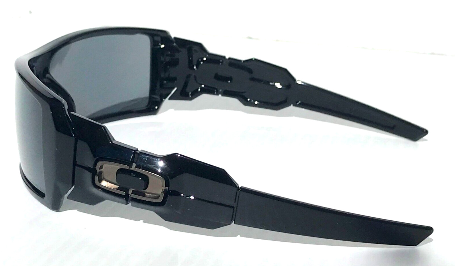 Oakley OIL RIG Polished Black POLARIZED Black iridium Lens Sunglass 9081 26-203