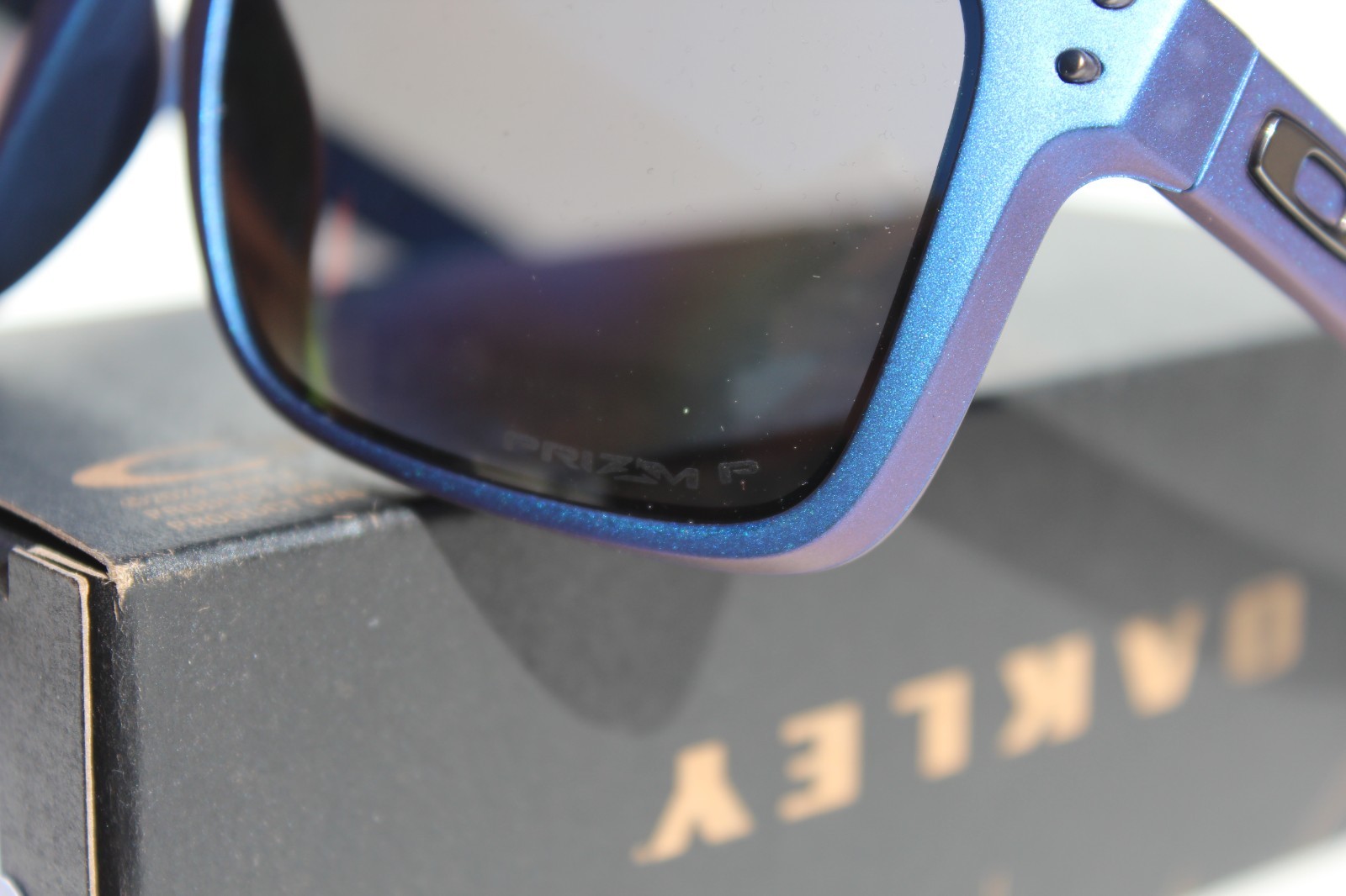 OAKLEY Holbrook XL POLARIZED Sunglasses Cyan/Blue Colorshift/Black OO9417-47 NEW