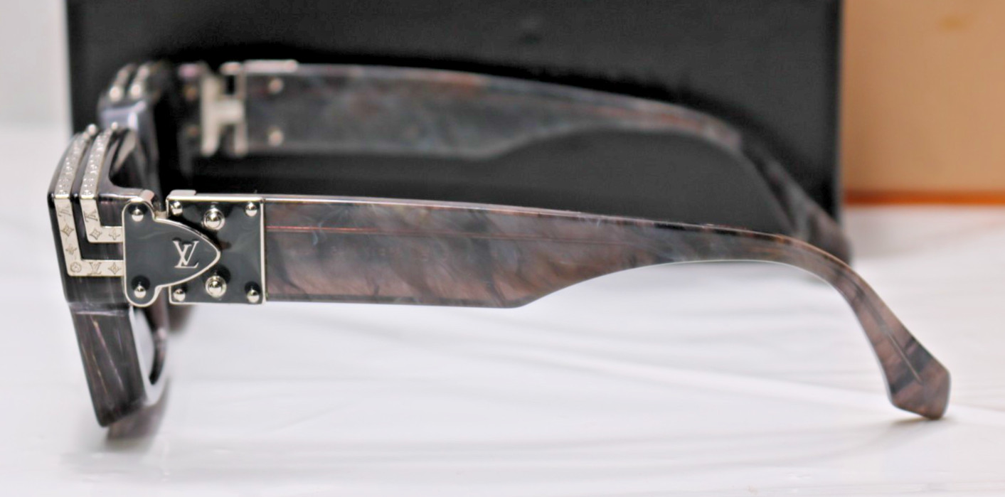 Louis Vuitton LV 1.1 Millionaires Sunglasses Gris Marble Z1326W – Grey w/Box