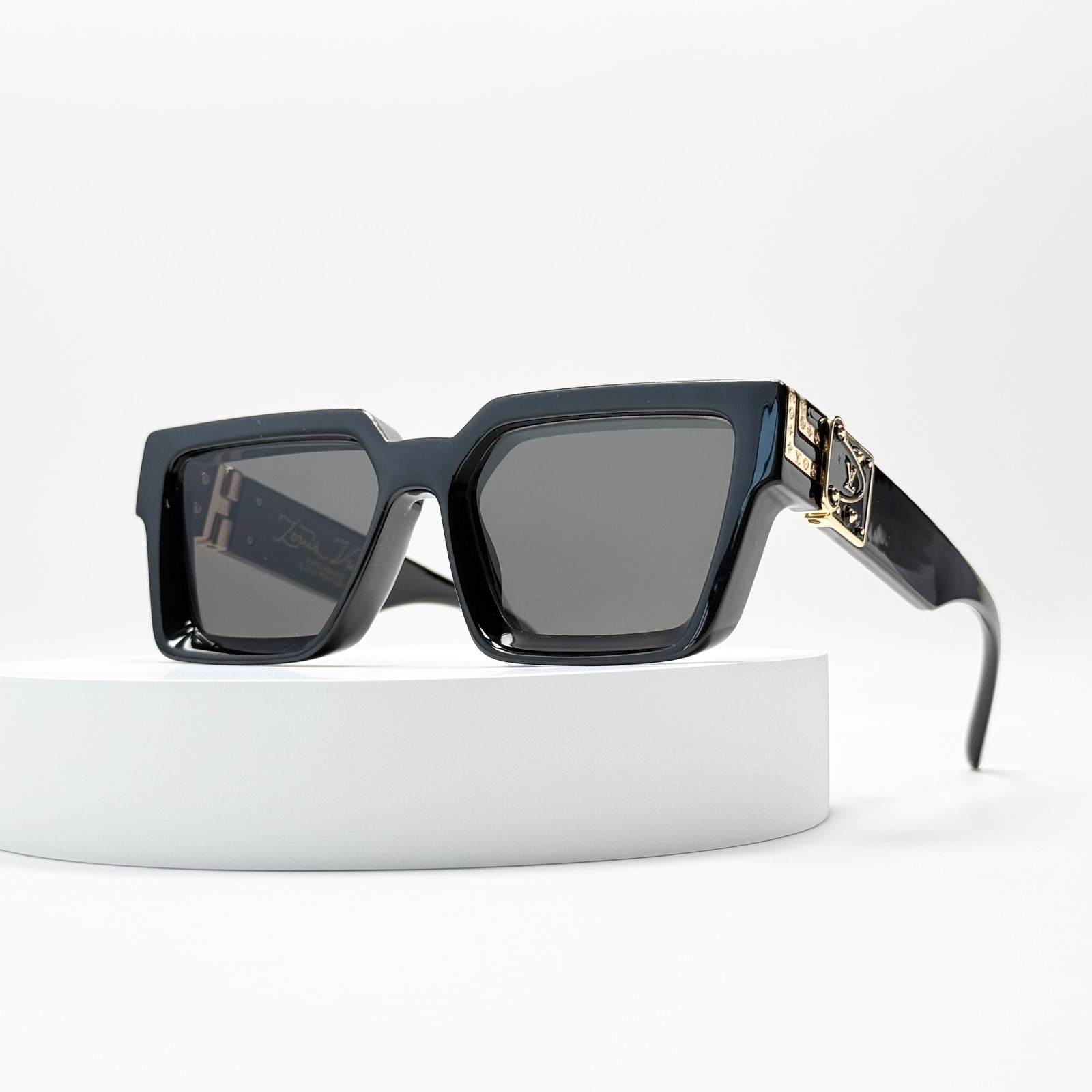 Louis Vuitton Z1165W 1.1 Millionaires Sunglasses Black Frame Gray Lens New