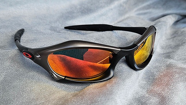 Oakley Splice Sunglasses Gunmetal Black Frame FIRE lense, NEW.