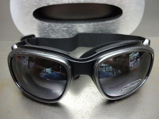 Men PADDED Biker MOTORCYCLE RIDING GLASSES GOGGLES With Strap Gray & Black Frame