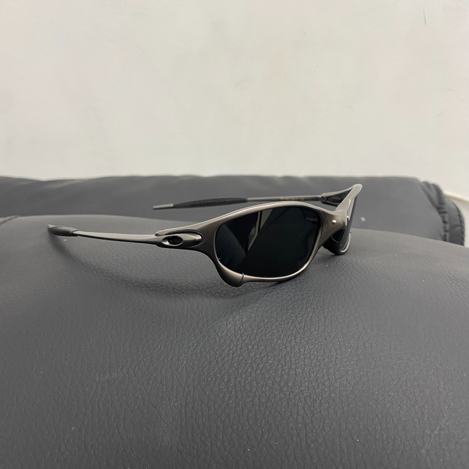Vintage Oakley Juliet 1.0 X-Metal Polarized Sunglasses Gray Frames Black Lens