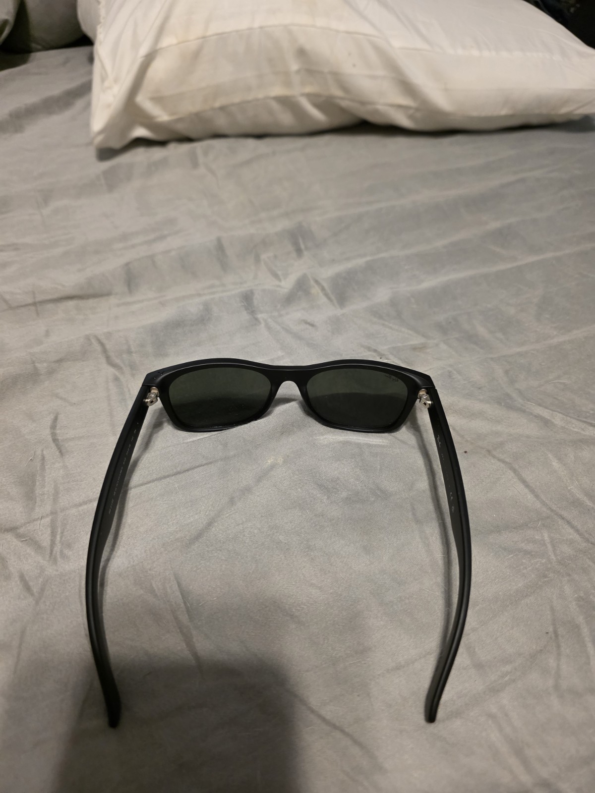 Ray-Ban RB2132 New Wayfarer Black Plastic Frame Green Tinted Glass 58-18