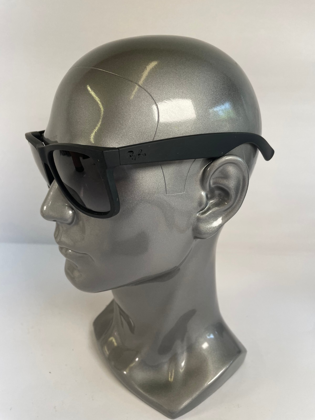 Ray-Ban RB4165 Justin 601/8G Matte Rubber Black Sunglasses 54-16-145 Grey Lens