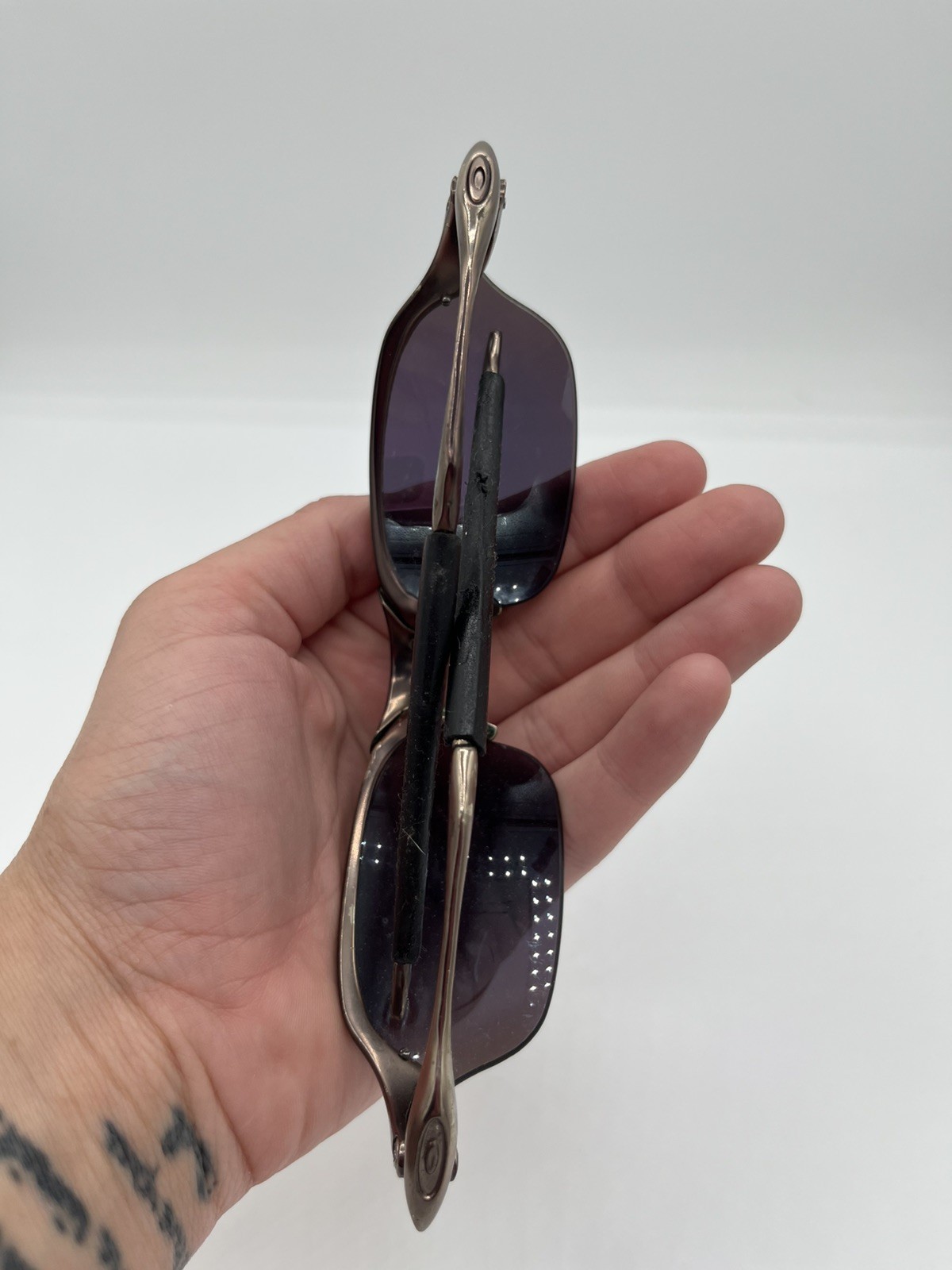 VINTAGE Oakley Romeo 2 Polish Titanium x-Metal FAIR CONDITION