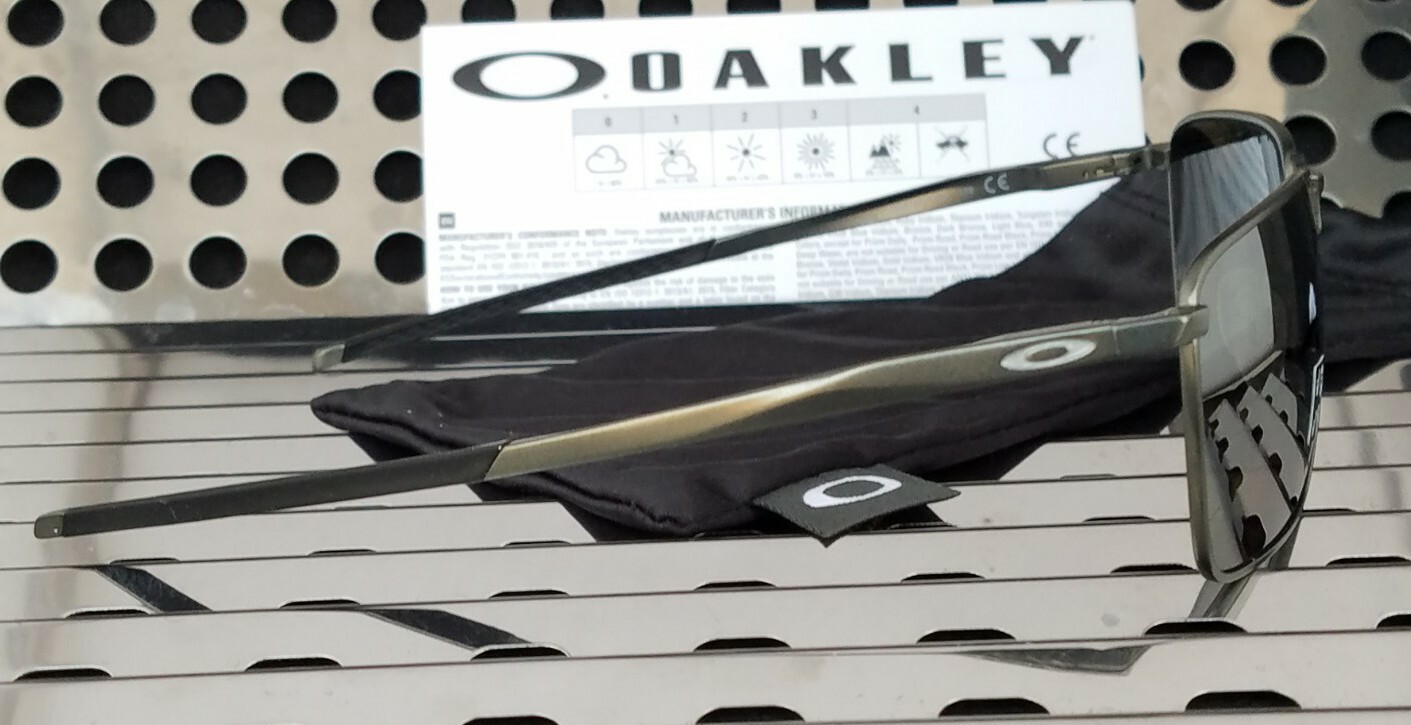 New Oakley EJECTOR Sunglasses 4142-0358 Carbon w/ Prizm Black Polarized