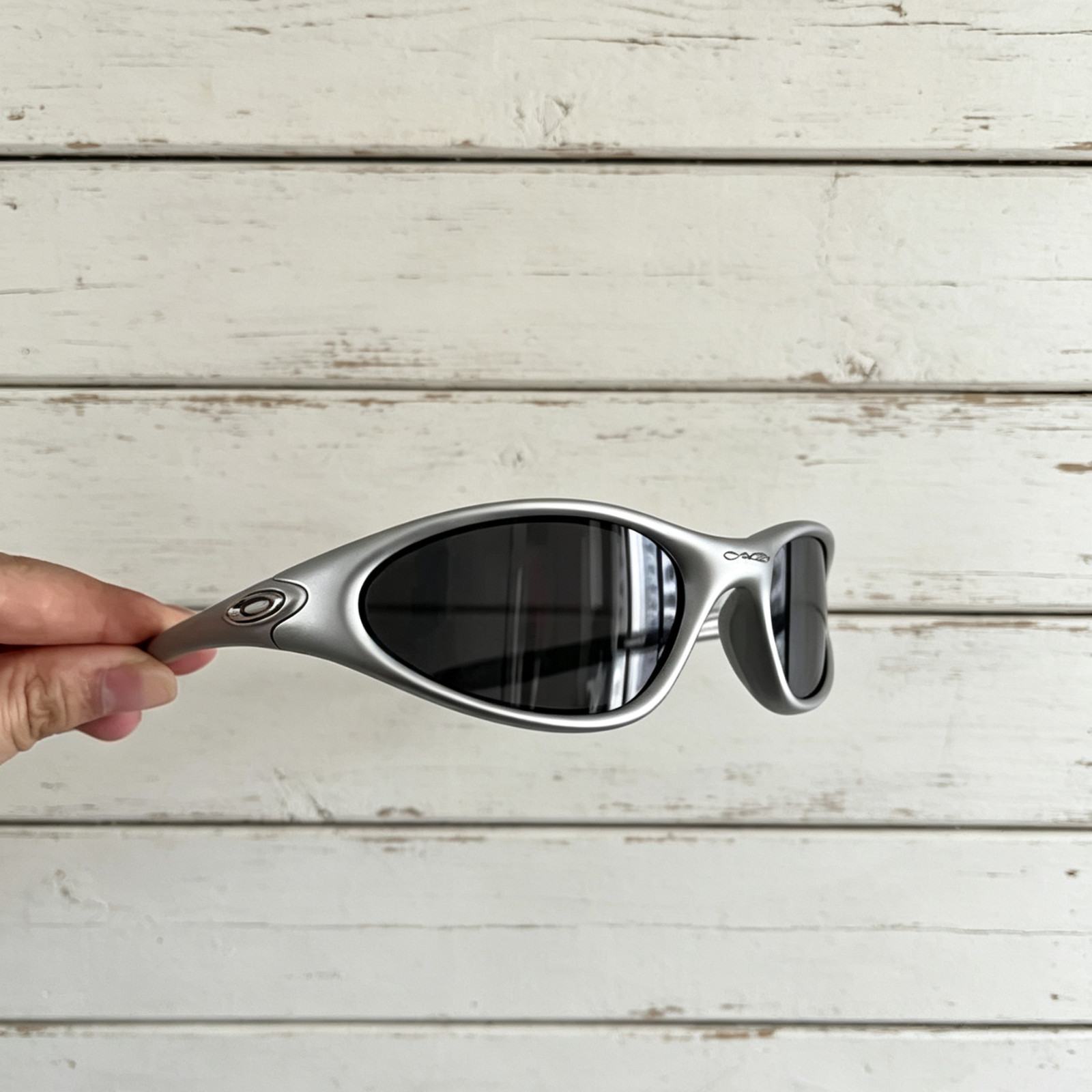 Oakley Minute Gen1 Minute1.0 Sunglasses Sliver Frame Black Lenses