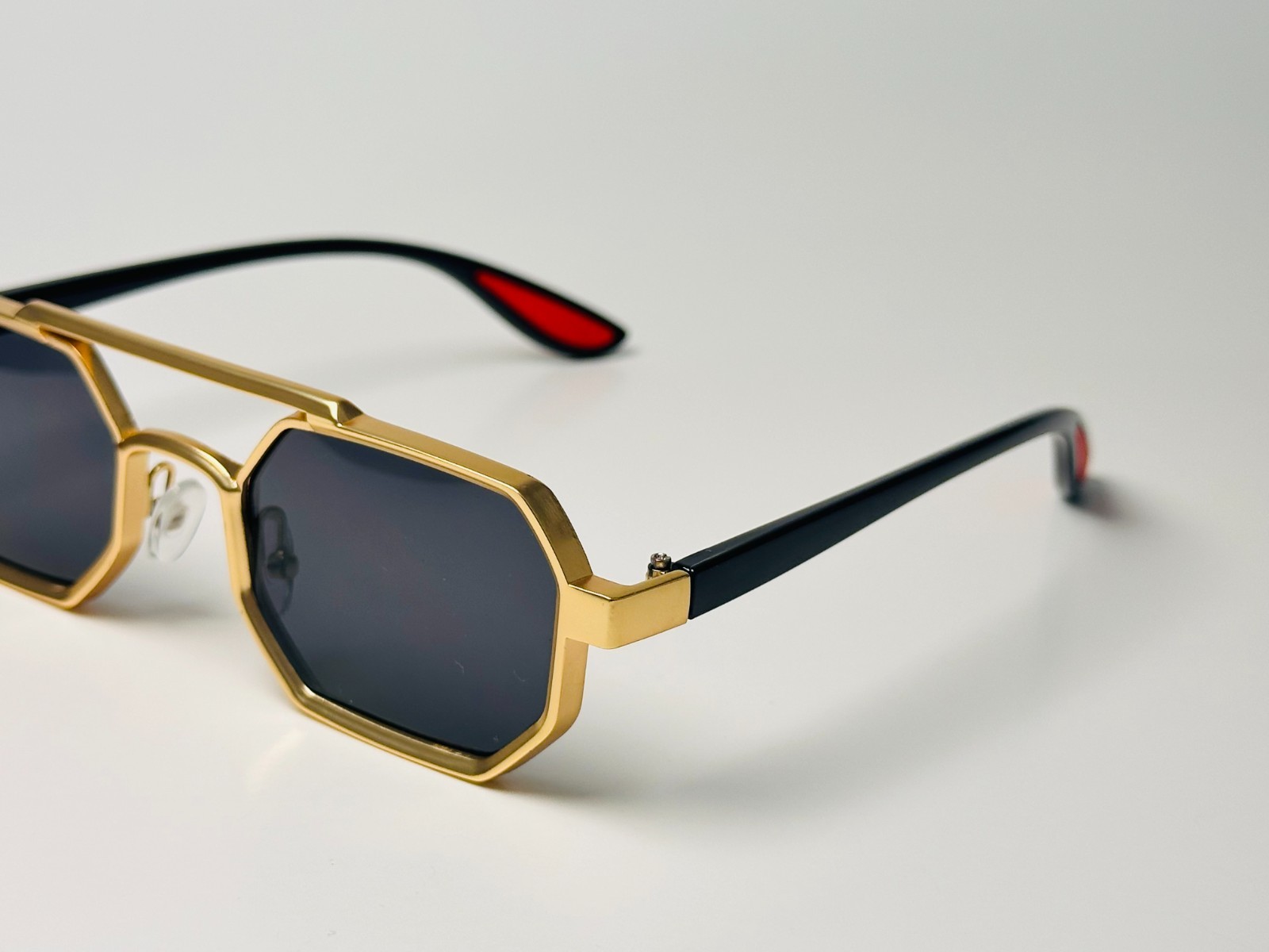 Luxury Gold Hexagon Sunglasses UV400 Polarized Photochromic Anti-Reflective Lens