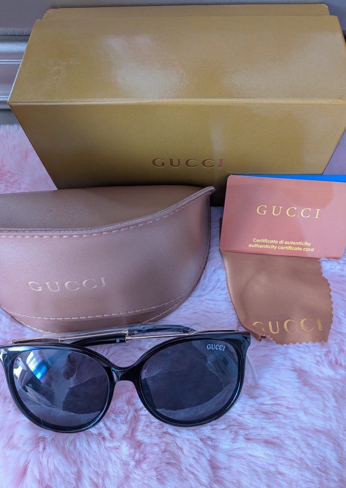 Gucci black sunglasses with gold accents #luxury #sunglasses GUCCI GG1719 56□21-