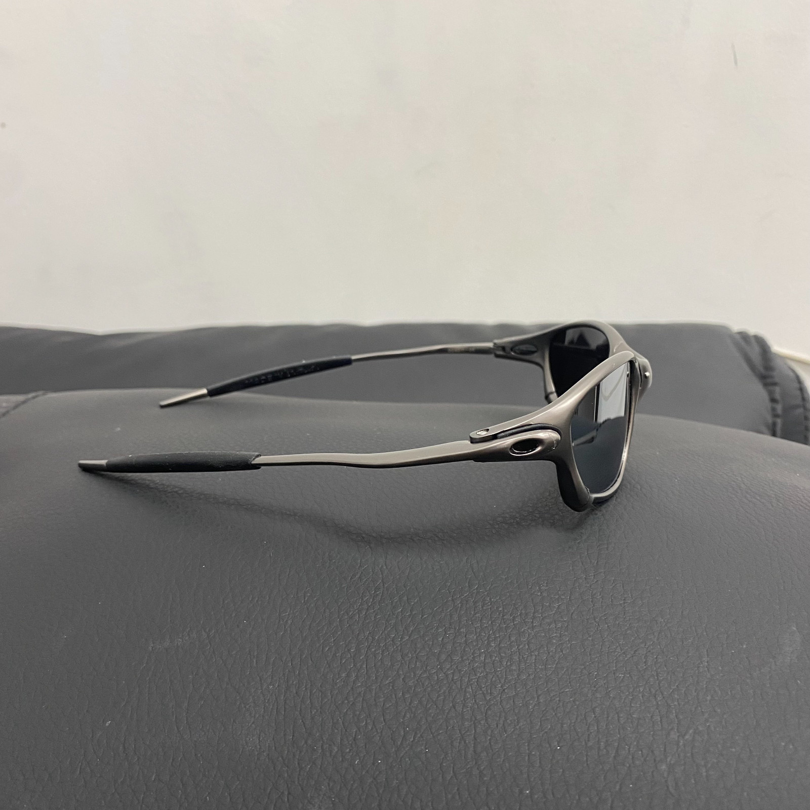 Oakley Juliet 2.0 X-Metal Polarized Sunglasses Gray Frames Silver Lens Vintage