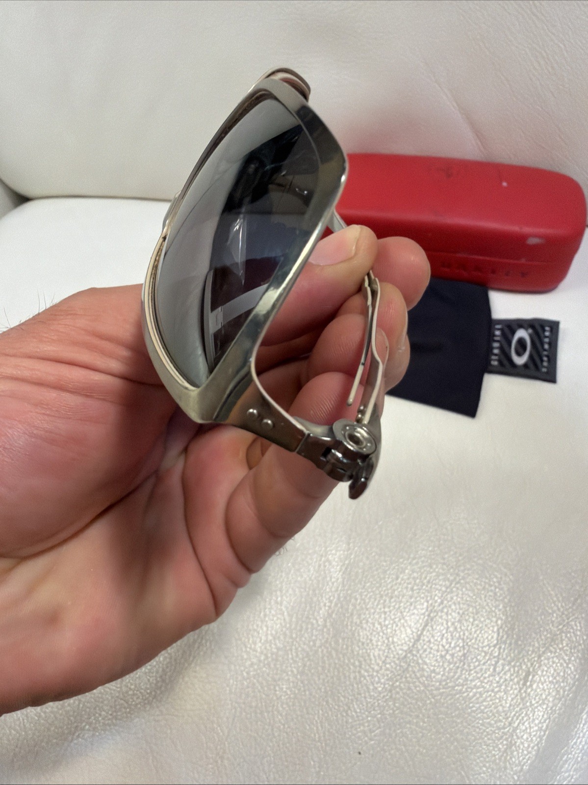 Oakley Tincan Polarized Sunglasses AS SEEN SEE PHOTOS AND DETAILS
