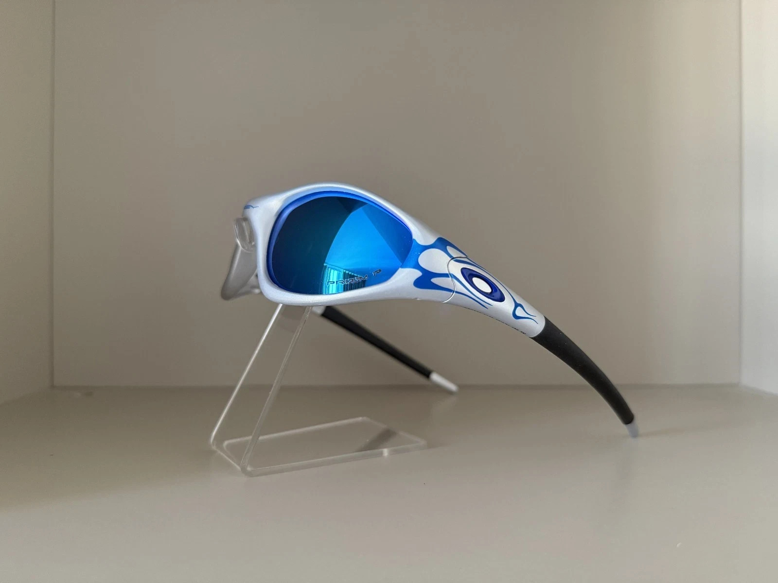 Oakley Straight Jacket 99 Muzm OO9505 Silver Frames/Blue Lenses