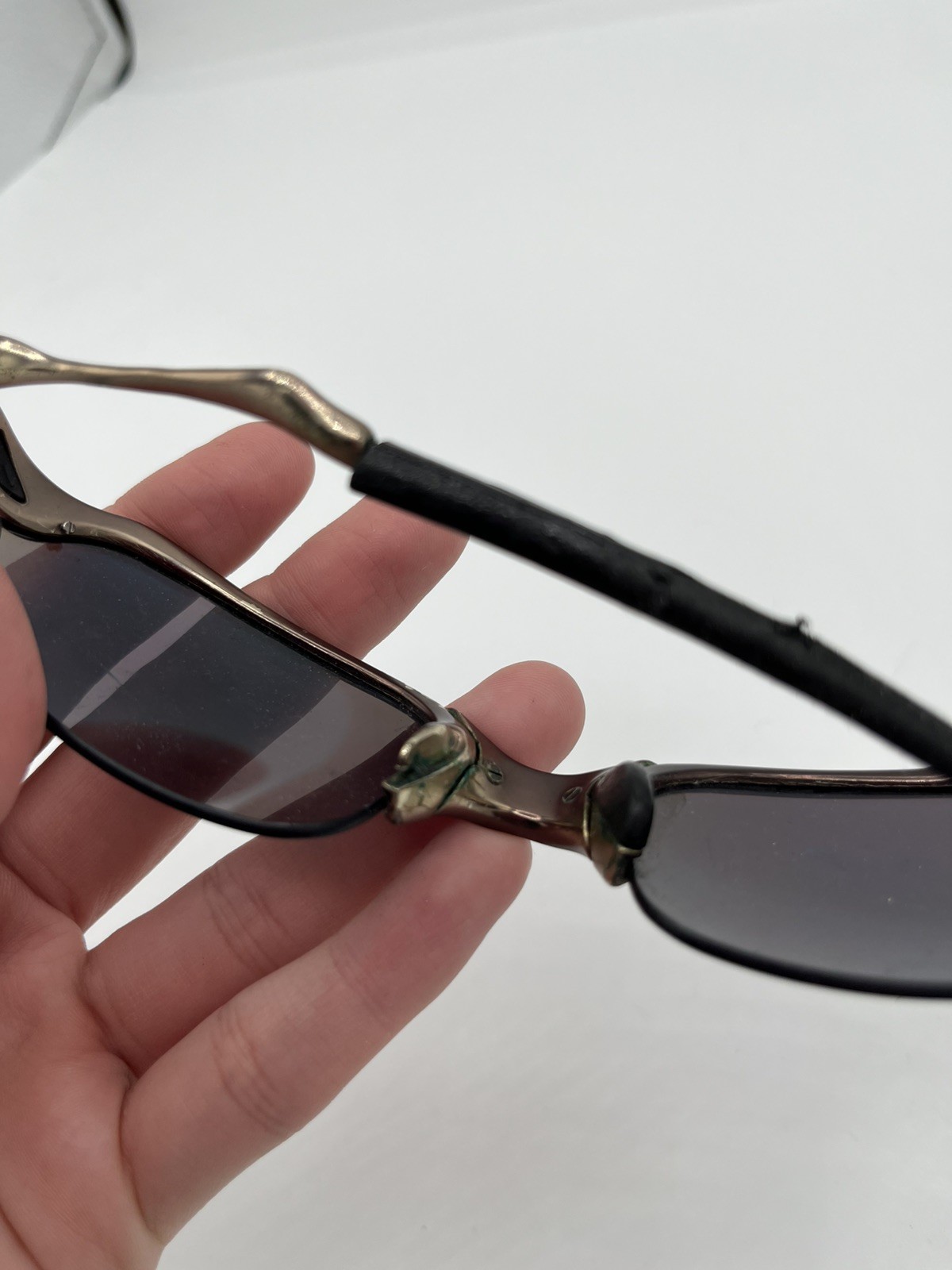 VINTAGE Oakley Romeo 2 Polish Titanium x-Metal FAIR CONDITION