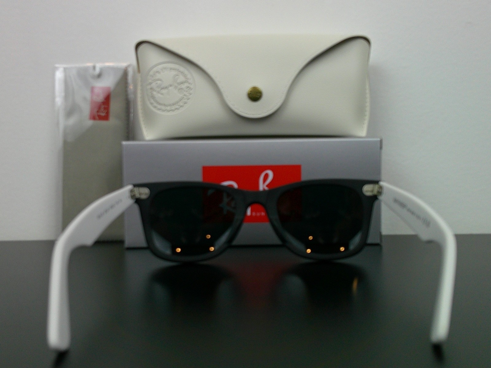 Ray-Ban RB2140 Wayfarer Classic Sunglasses Matte White/Black 50mm Never Worn