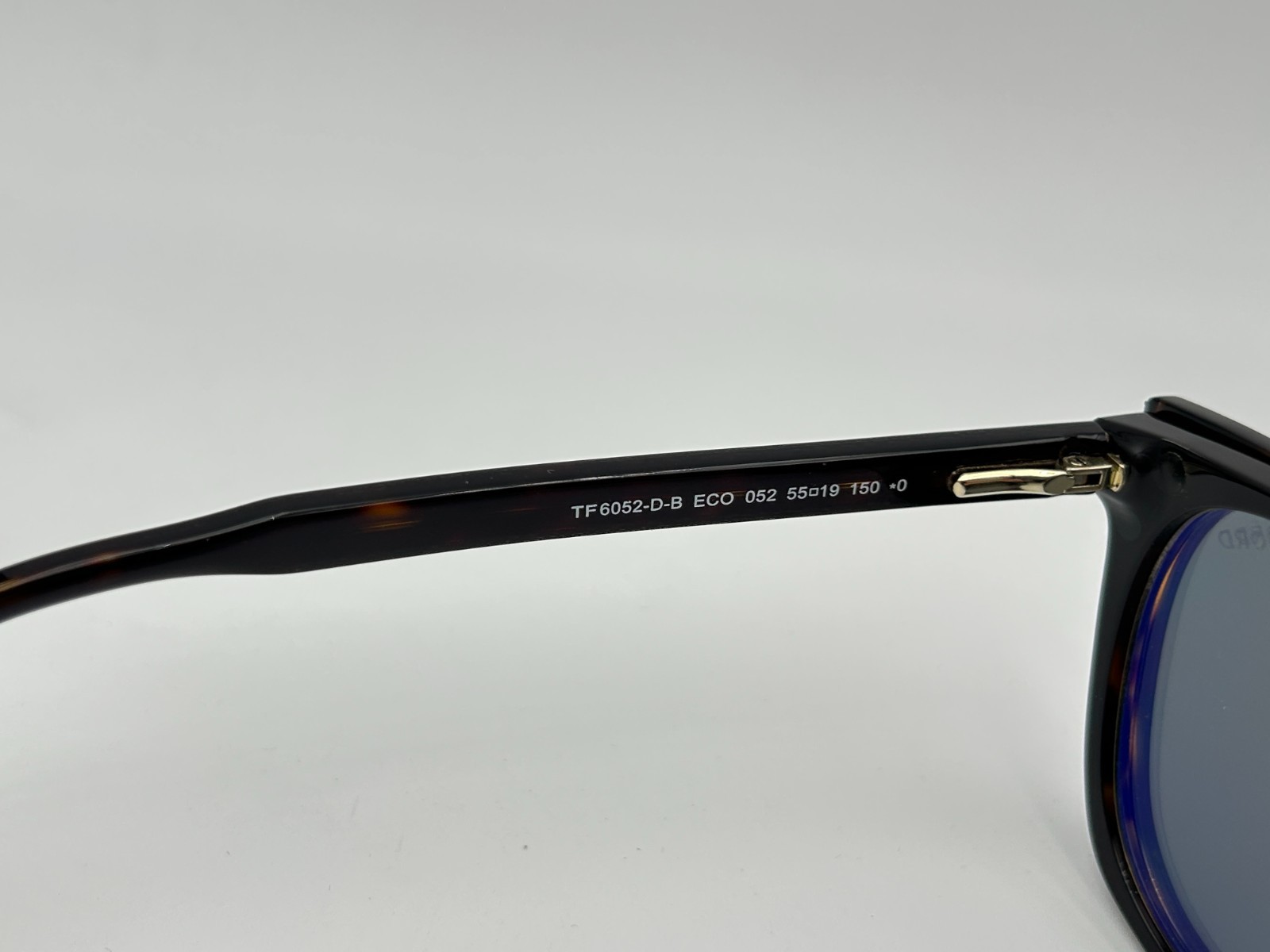 Tom Ford Sunglasses TF6052 D B 052 Tortoise Gray 55 Clip on Blue light