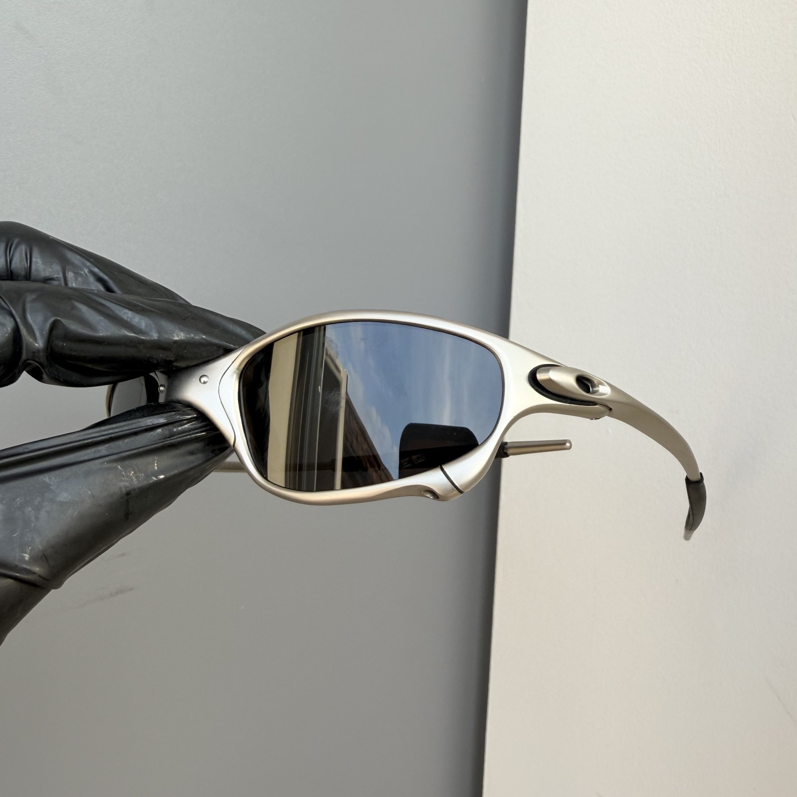 Oakley Juliet 1.0 X Metal Sunglasses Vintage Silver Frame Black Polarized Lens
