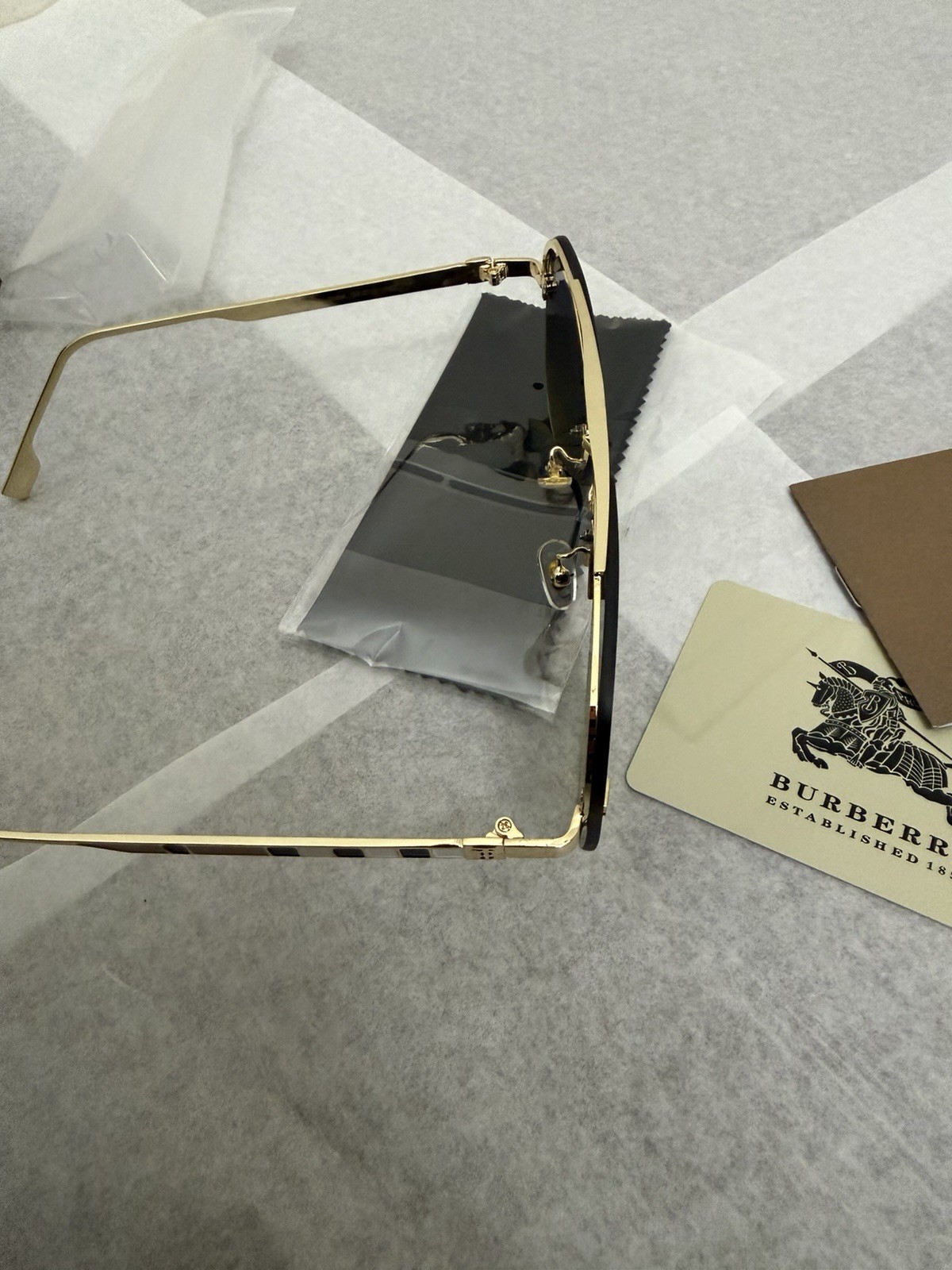 Burberry Men’s Aviator Sunglasses Gold Metal Frame Gray Gradient Lenses