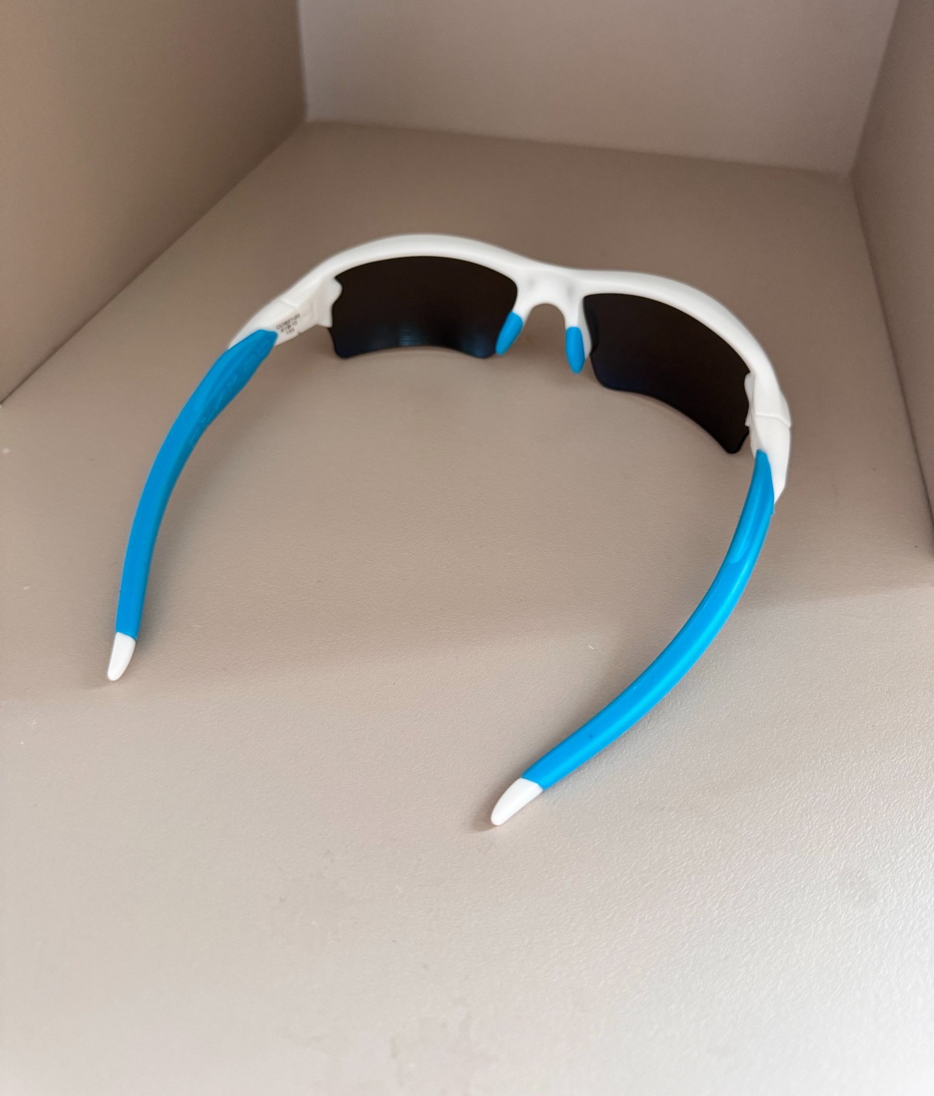 Brand new Oakley FLAK 2.0 XL sunglasses, polished white frame, sapphire PRIZM le