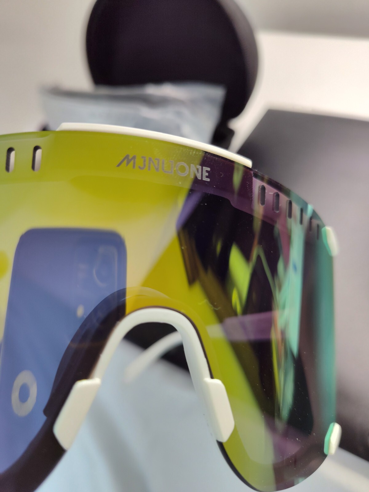 Mjnuone Sports Cycling Goggles Mens Driving Mirrored Sunglasses w 3 New lens